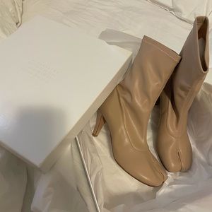 Maison Margiela Tabi Boots Cream Beige Worn Once Size 37